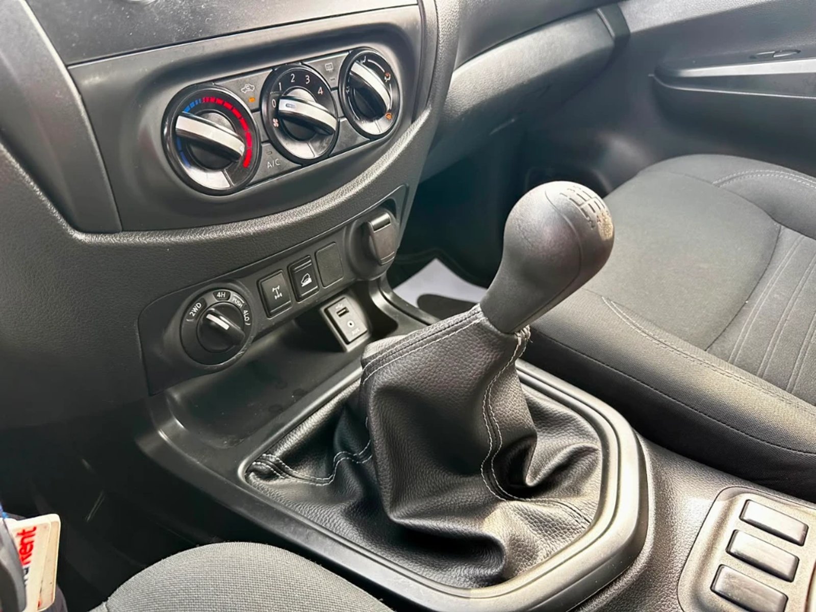 NISSAN NAVARA 2023 - Imagen 17 de 20