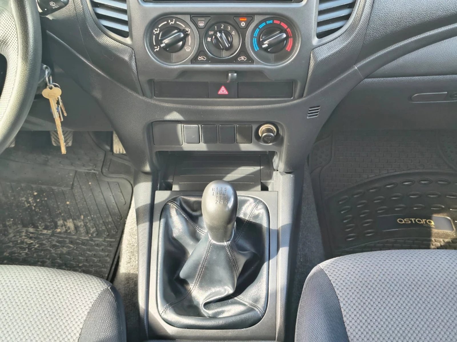 Mitsubishi L200 2023 - Imagen 11 de 20
