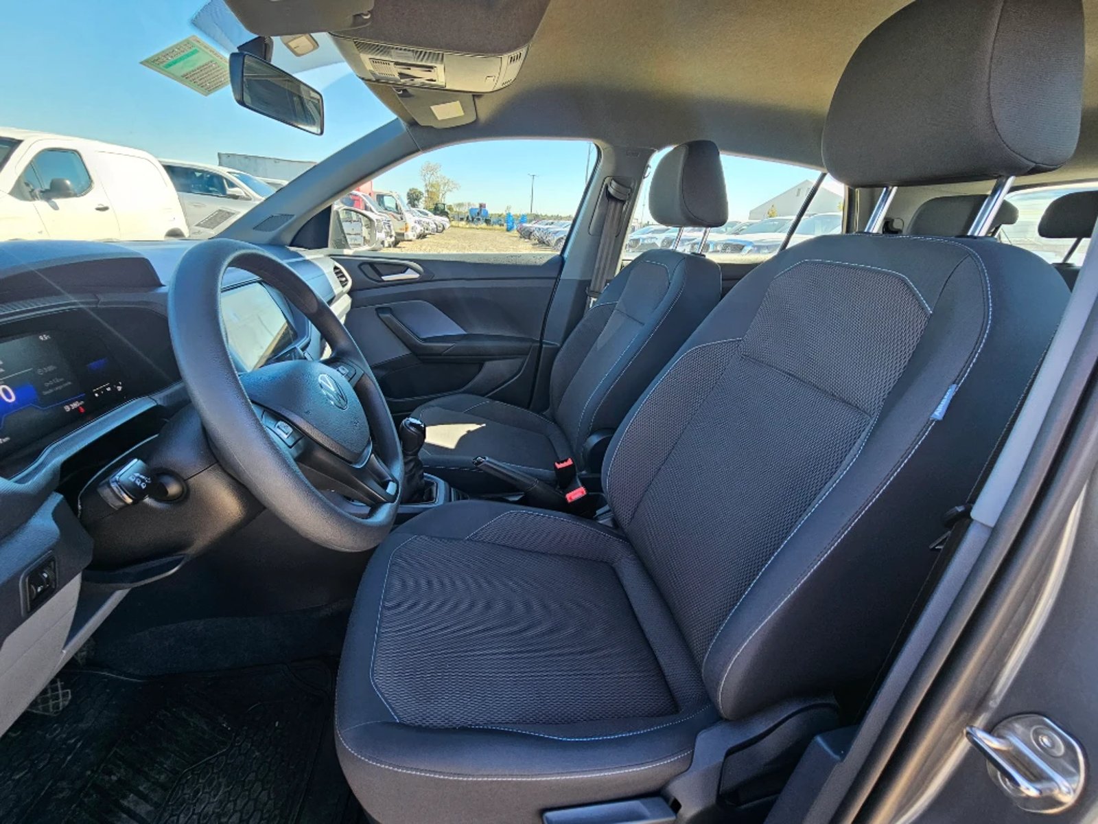 VOLKSWAGEN T-CROSS 2023 - Imagen 17 de 20