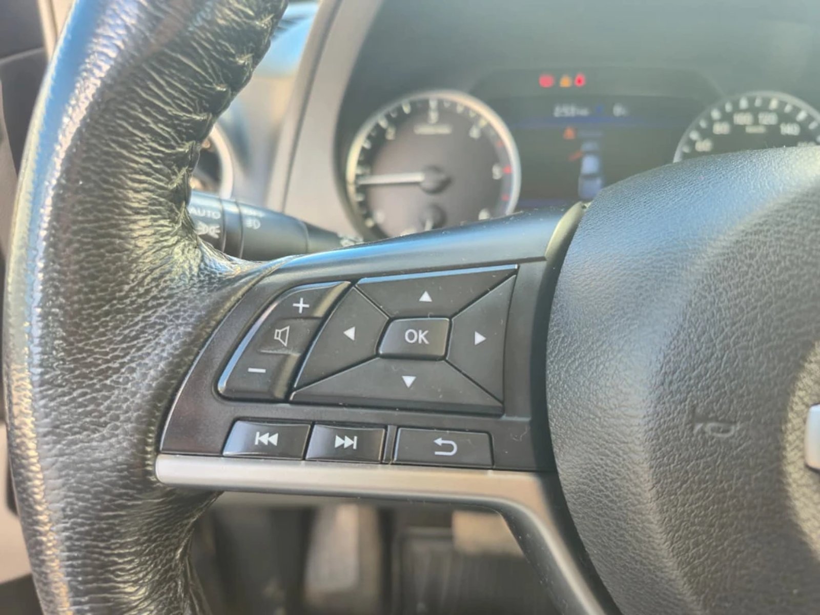 Nissan Navara 2023 - Imagen 18 de 20