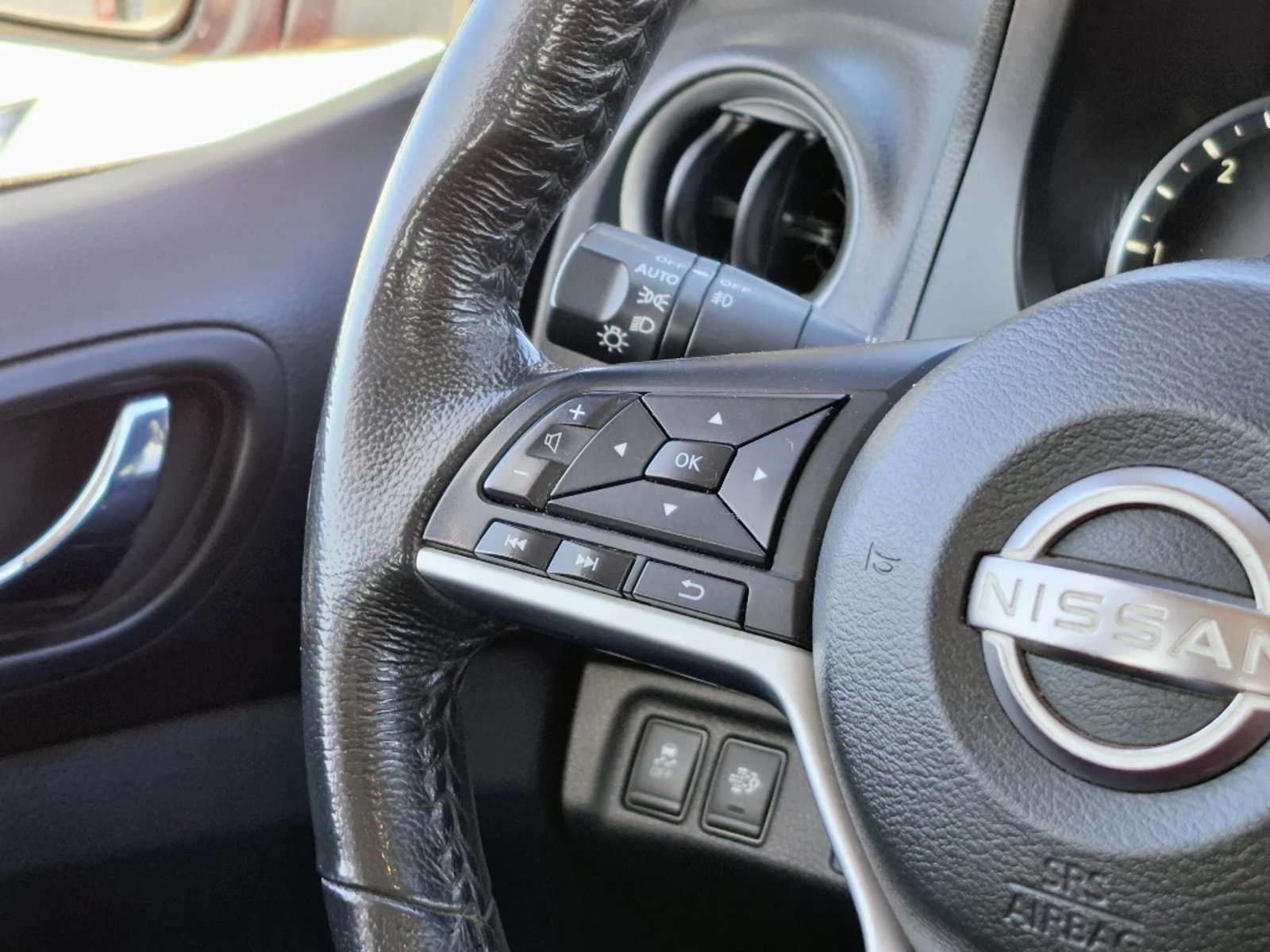 NISSAN NAVARA 2023 - Imagen 14 de 20