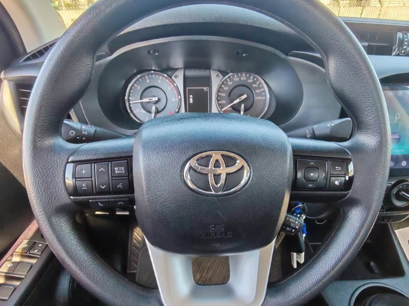 Toyota Hilux 2023 - Imagen 16 de 20