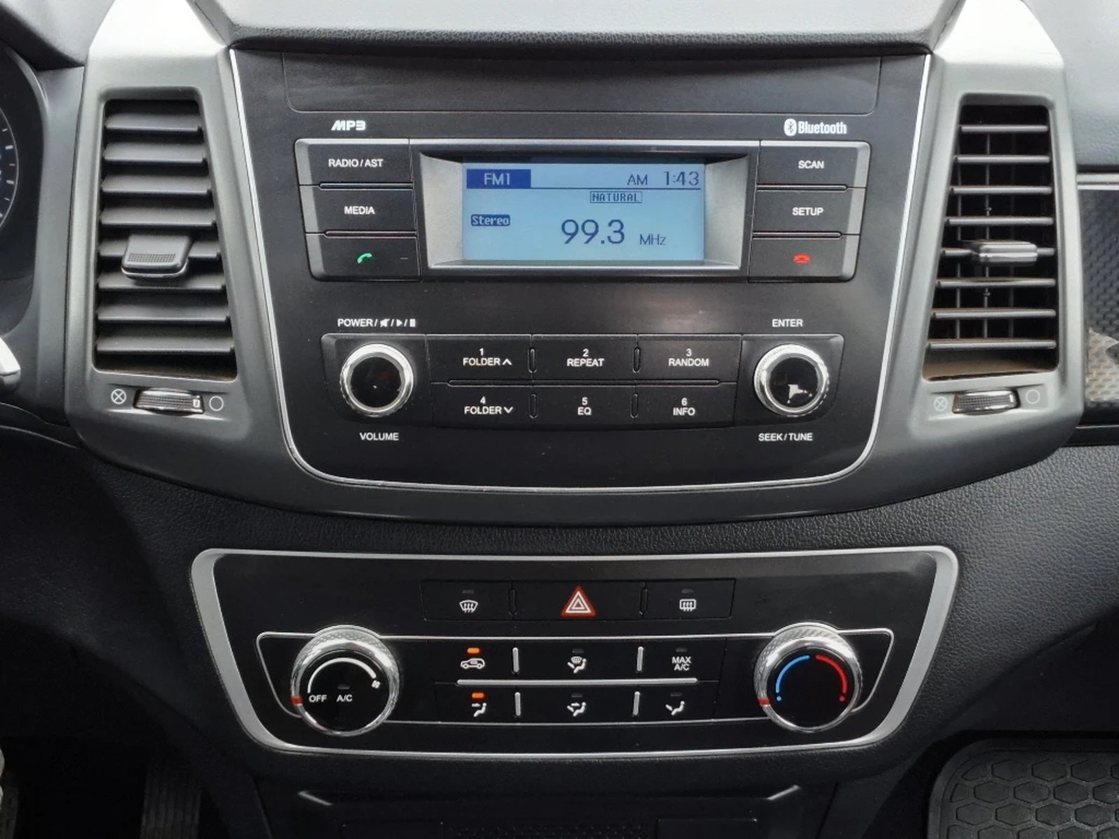 SsangYong Grand musso 2021 - Imagen 18 de 20