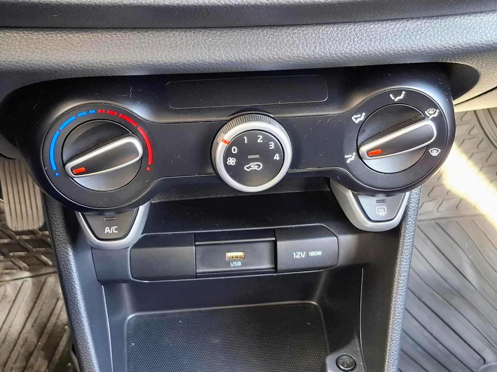 KIA MORNING 2023 - Imagen 18 de 20