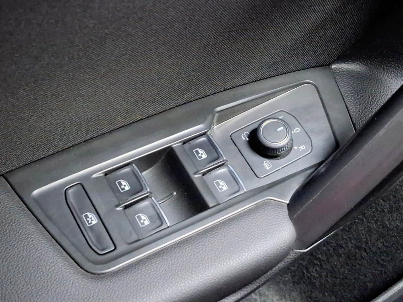VOLKSWAGEN TIGUAN 2024 - Imagen 13 de 20