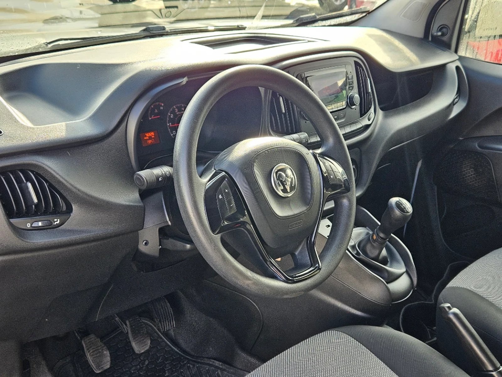 RAM V1000 2022 - Imagen 10 de 20