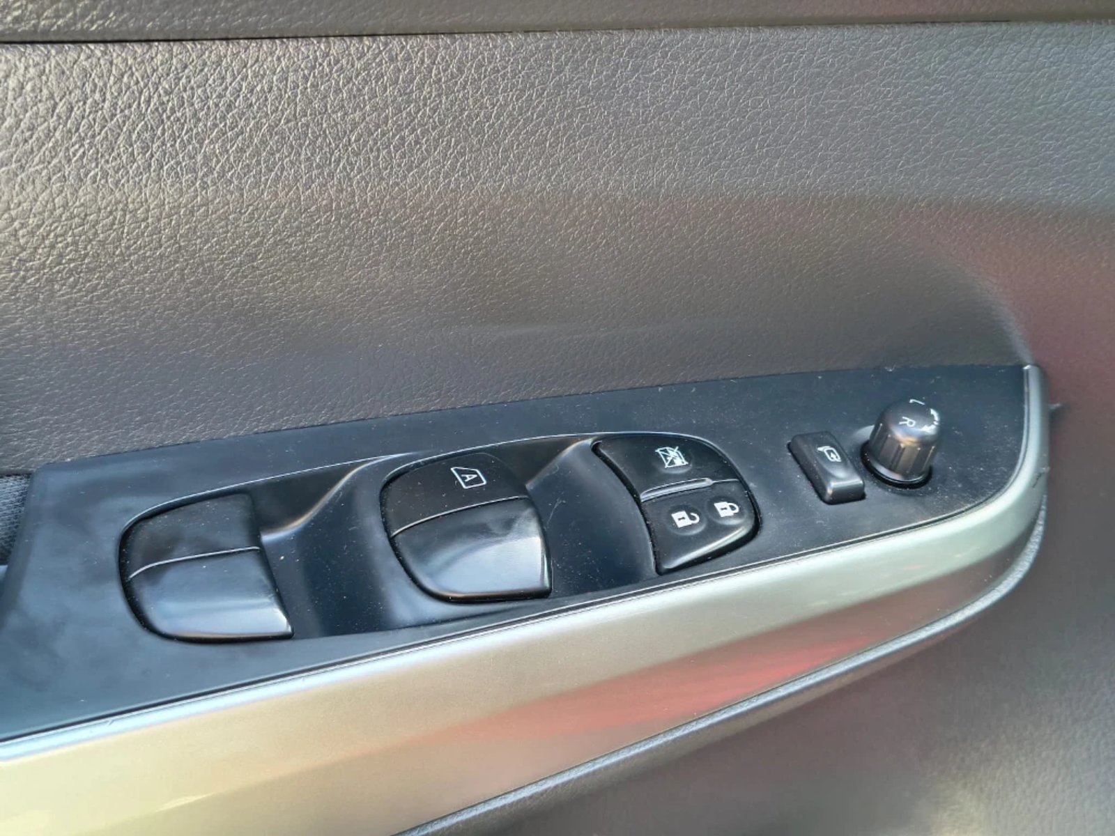 NISSAN NAVARA 2023 - Imagen 13 de 20