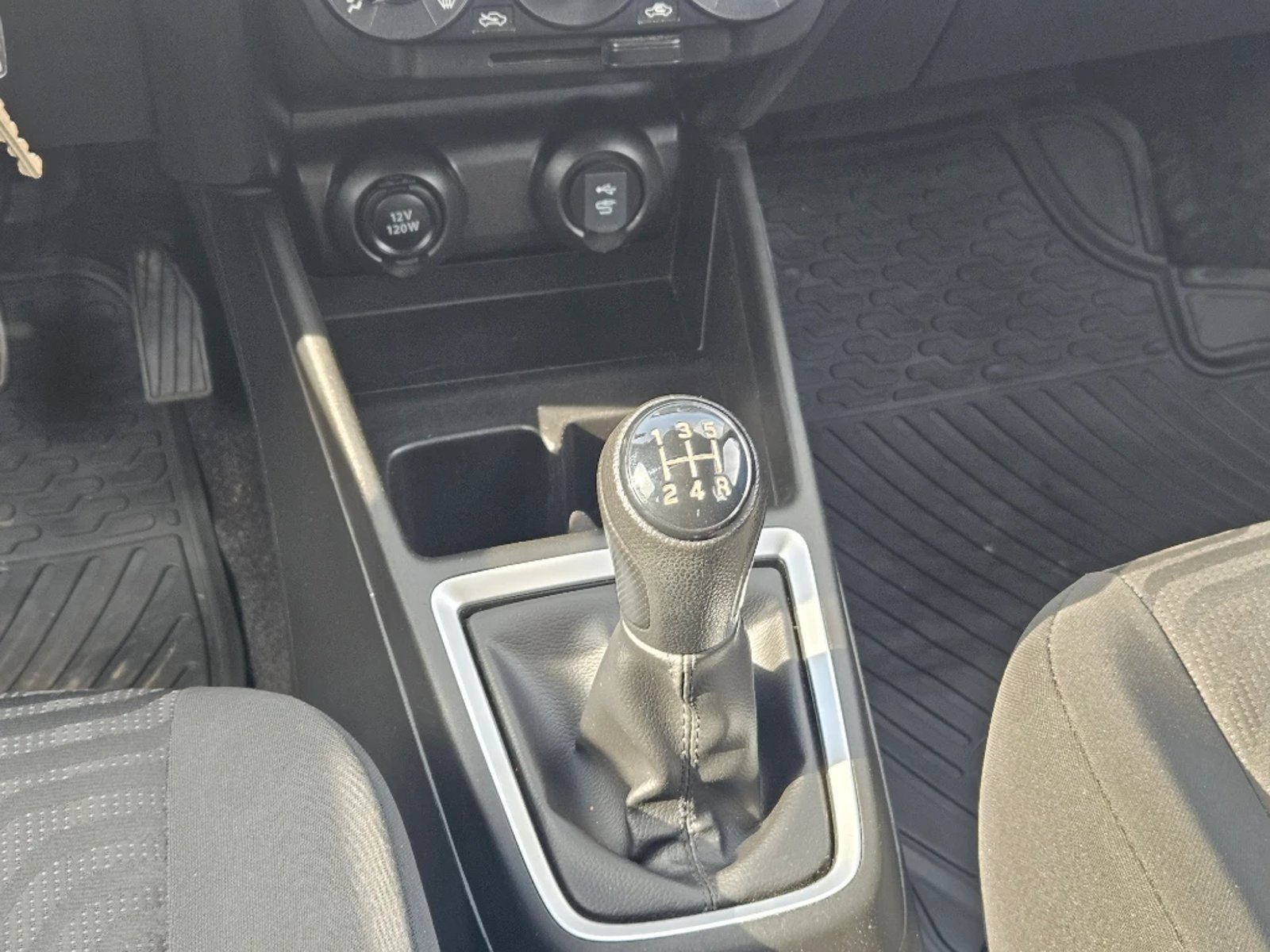 SUZUKI SWIFT 2023 - Imagen 19 de 20