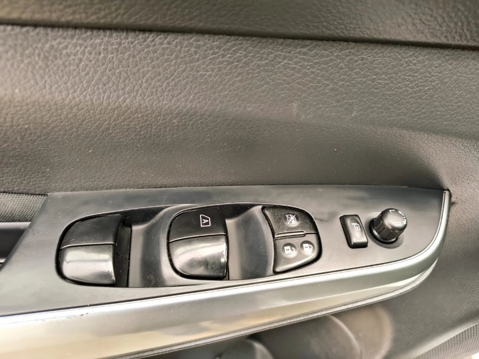 NISSAN NAVARA 2023 - Imagen 13 de 20