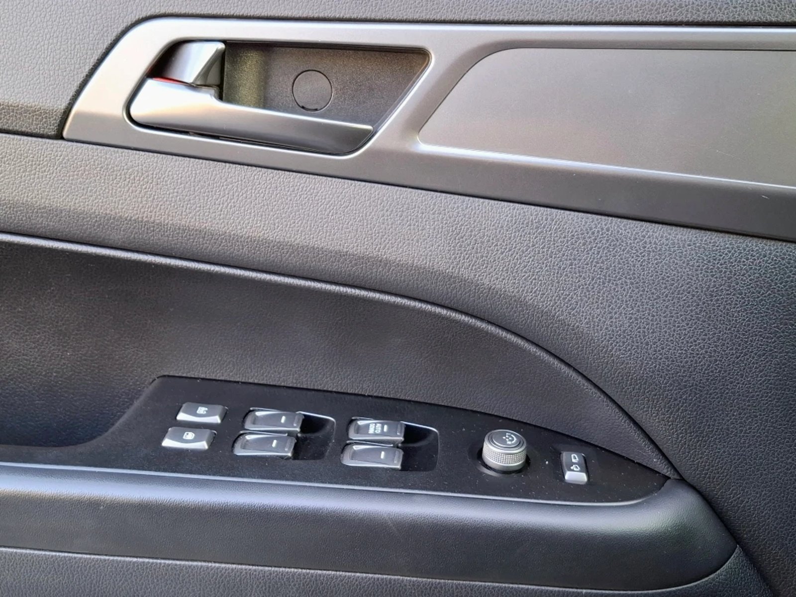 SsangYong Grand musso 2023 - Imagen 12 de 20