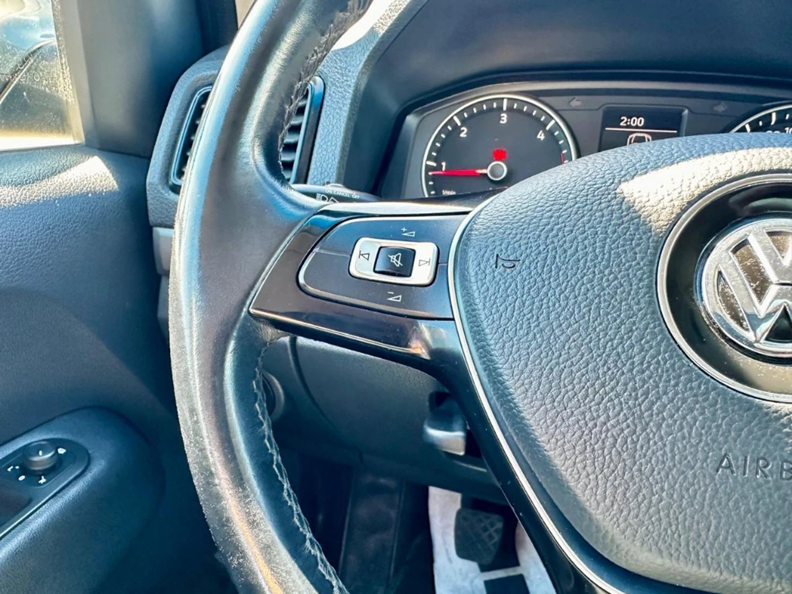 VOLKSWAGEN AMAROK 2022 - Imagen 18 de 20