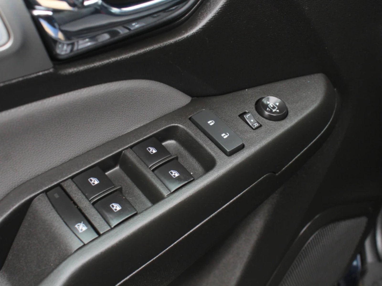CHEVROLET COLORADO 2023 - Imagen 12 de 20