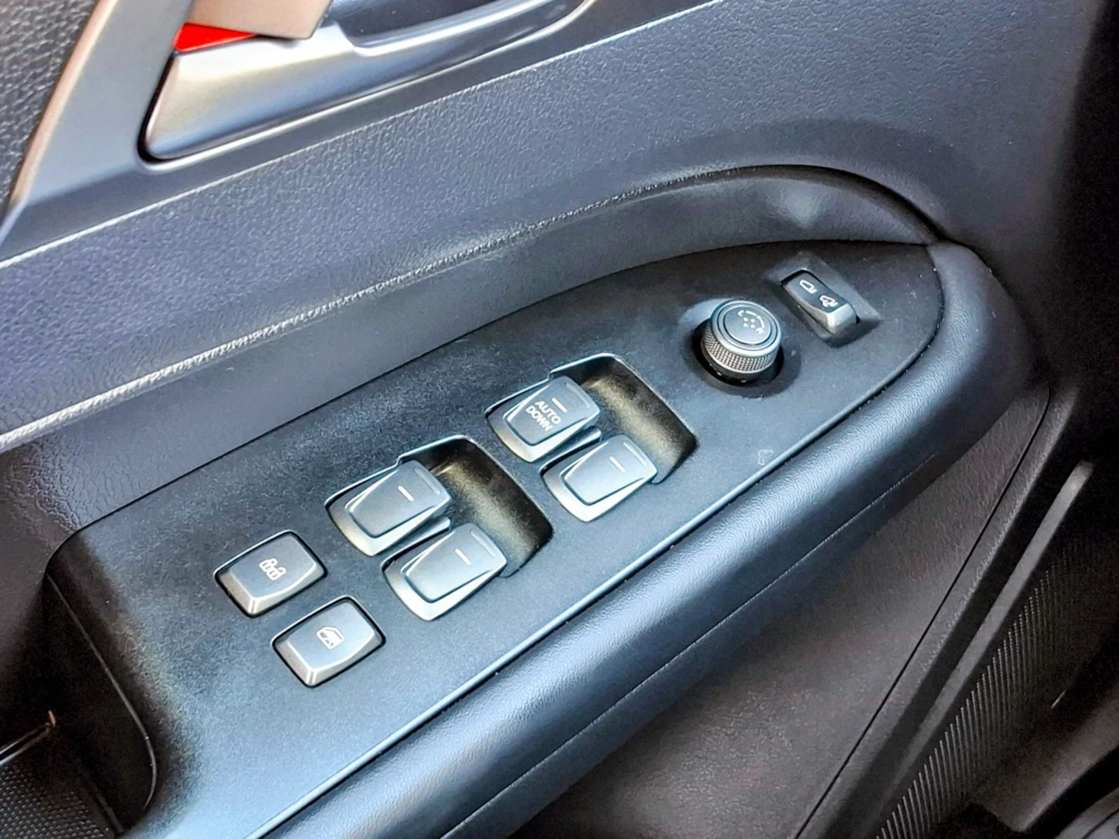 SSANGYONG GRAND MUSSO 2024 - Imagen 14 de 20