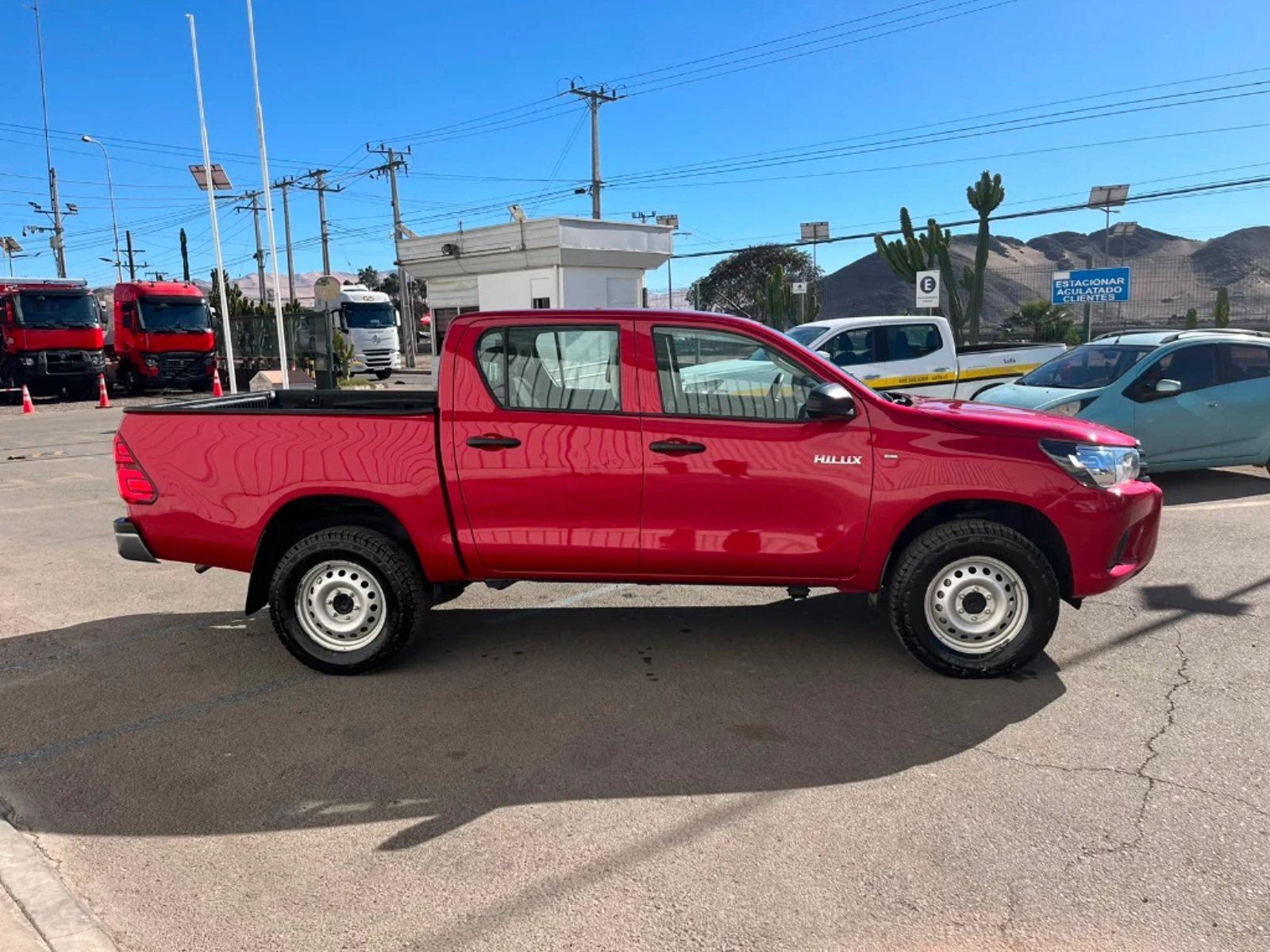 Toyota Hilux 2023 - Foto 4 de 20