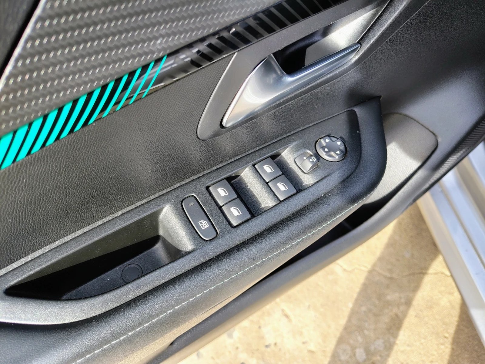 PEUGEOT 208 2023 - Imagen 18 de 20