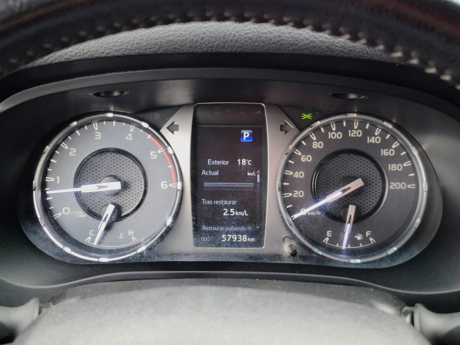 TOYOTA HILUX 2023 - Imagen 17 de 20