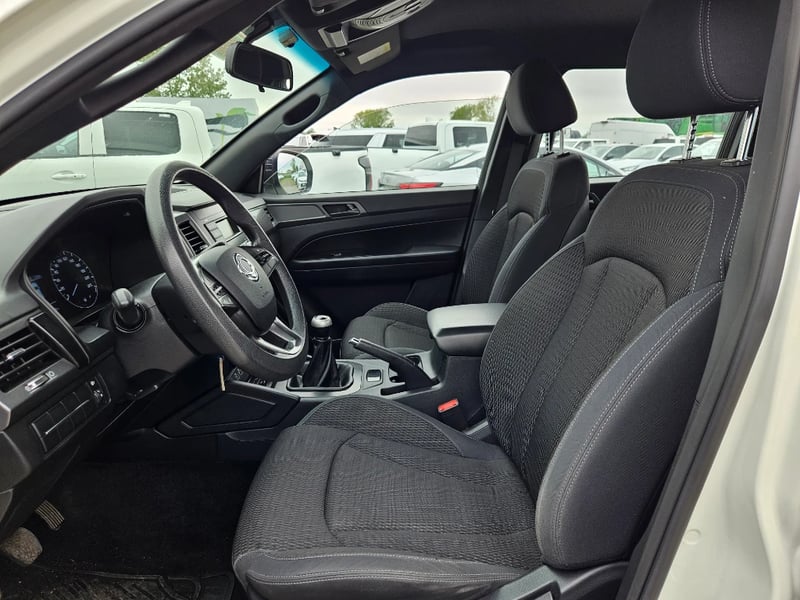 SsangYong Grand musso 2023 - Imagen 18 de 20