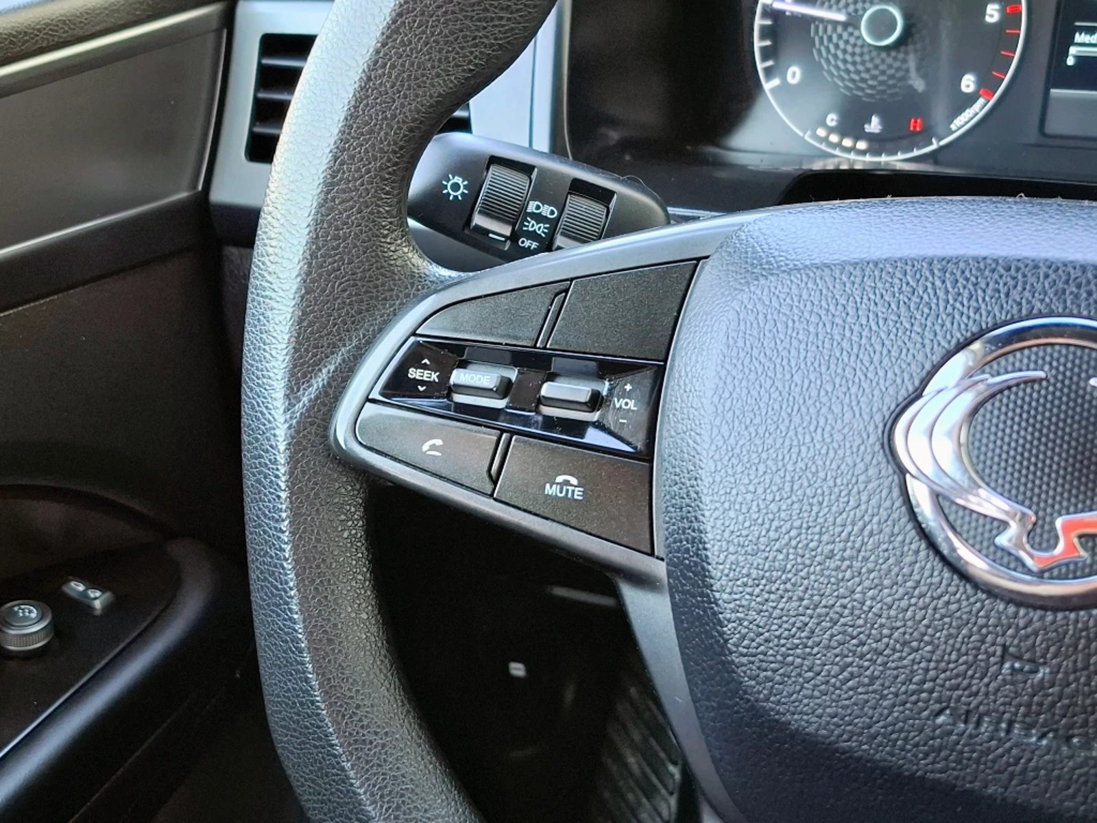 SSANGYONG GRAND MUSSO 2023 - Imagen 15 de 20