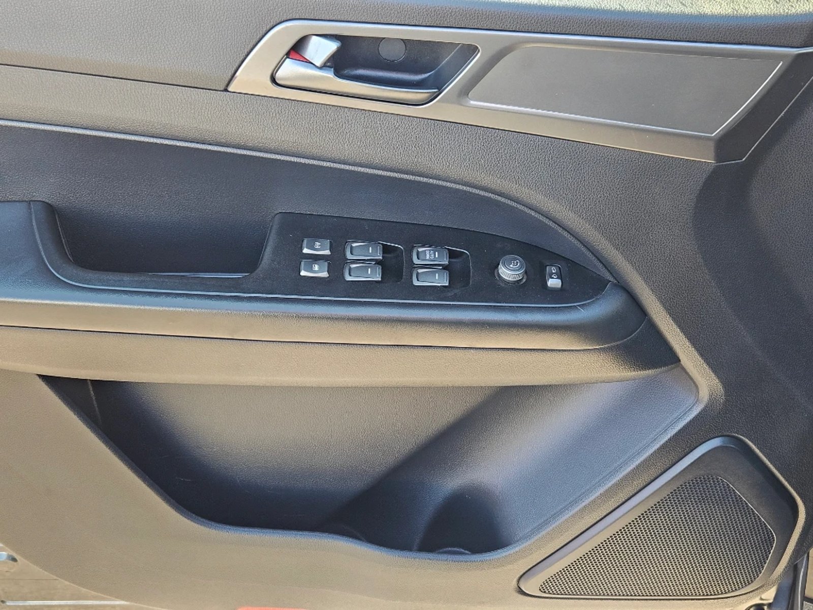 SSANGYONG GRAND MUSSO 2023 - Imagen 14 de 20