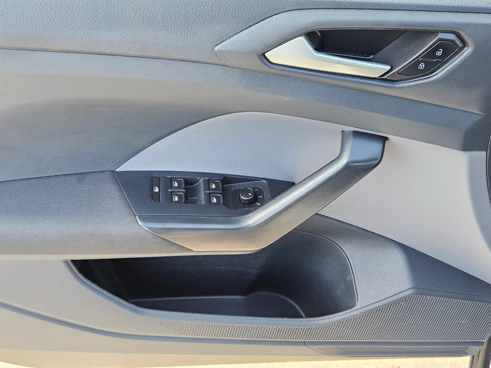 Volkswagen T-cross 2023 - Imagen 13 de 20