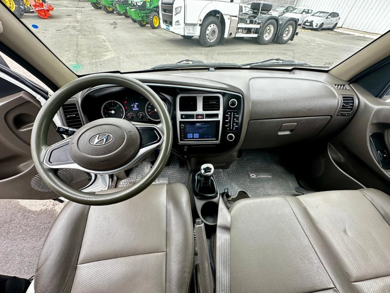 HYUNDAI PORTER 2023 - Imagen 16 de 20