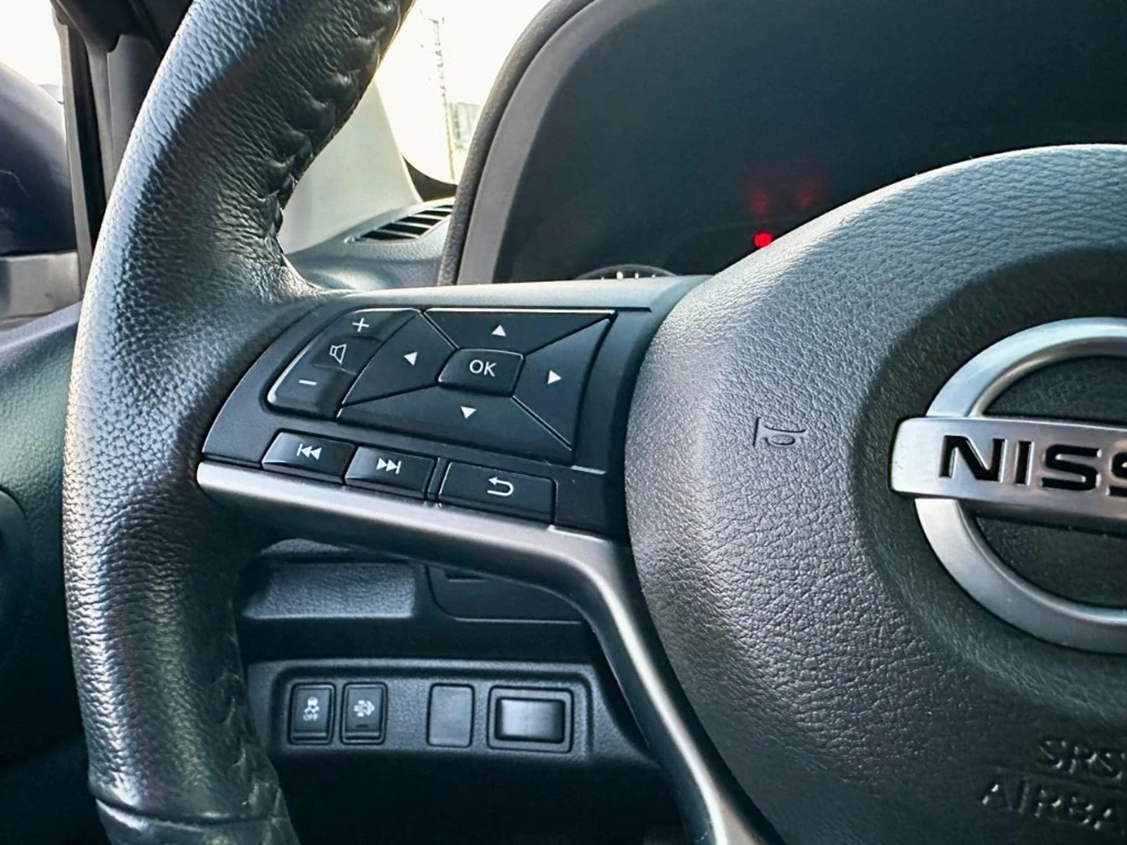 NISSAN NAVARA 2023 - Imagen 18 de 20