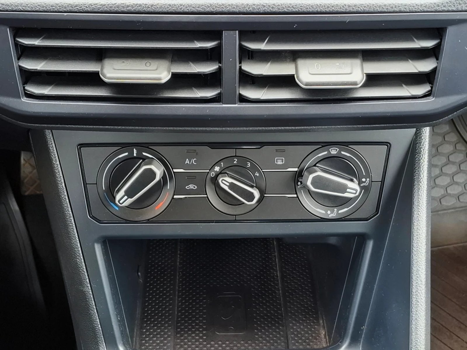 Volkswagen Nivus 2023 - Imagen 18 de 20