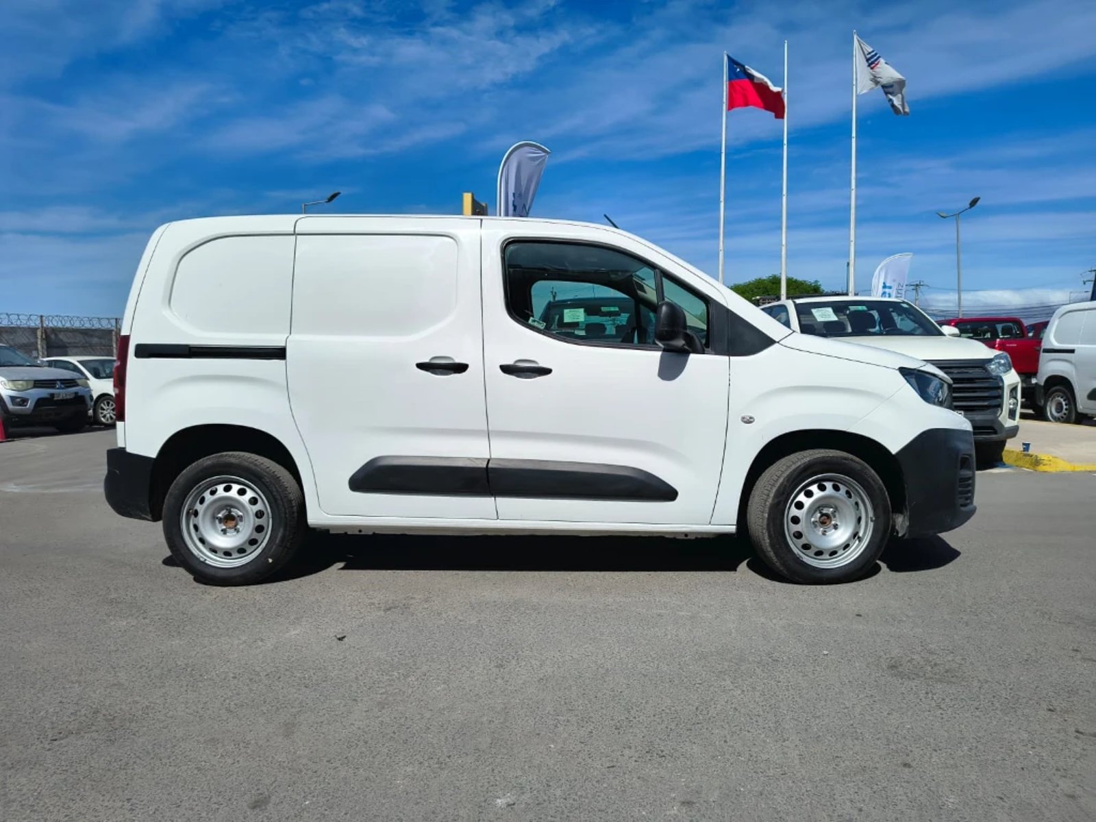 Peugeot Partner 2021 - Foto 4 de 20