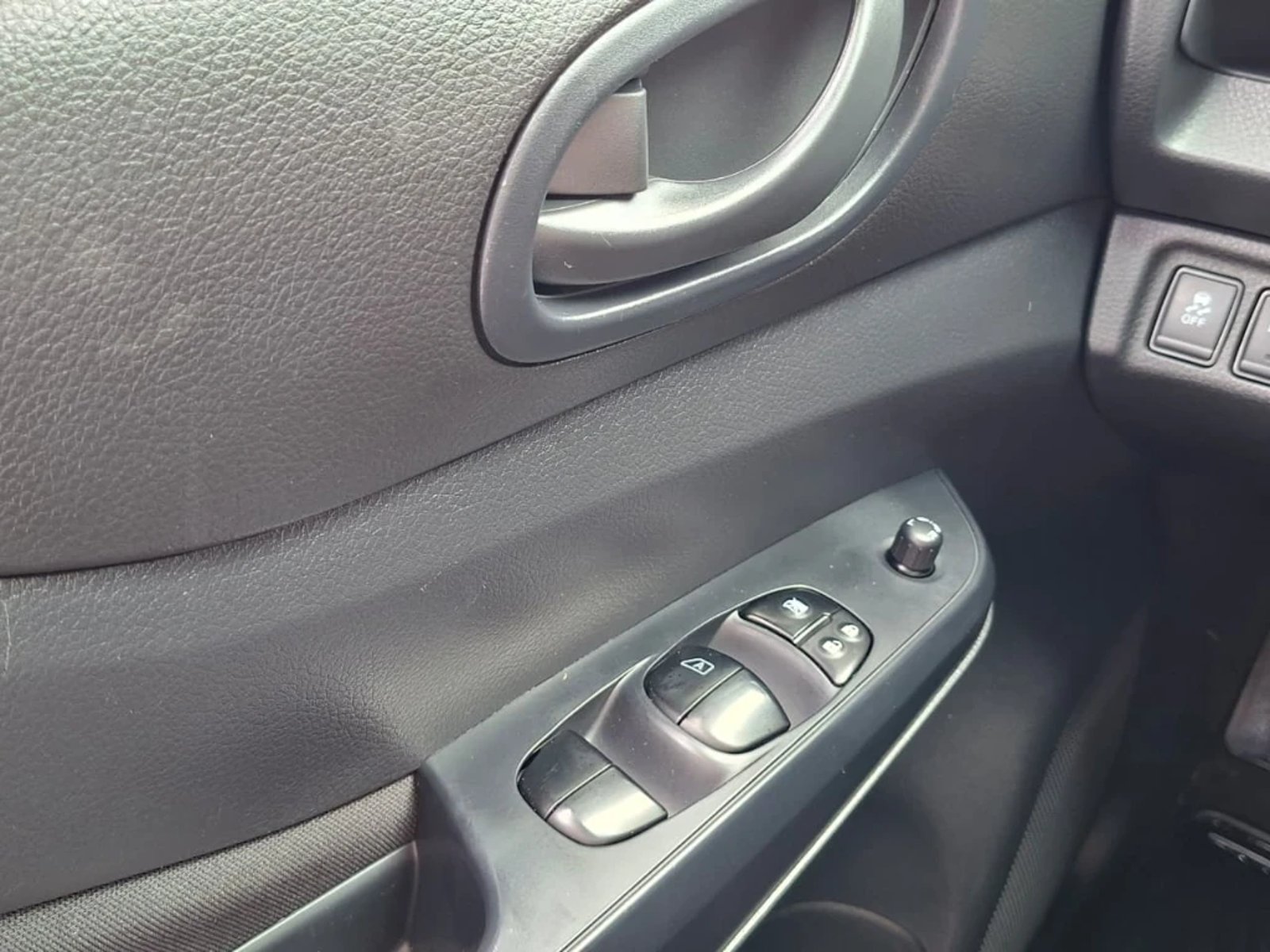 NISSAN NAVARA 2023 - Imagen 15 de 20