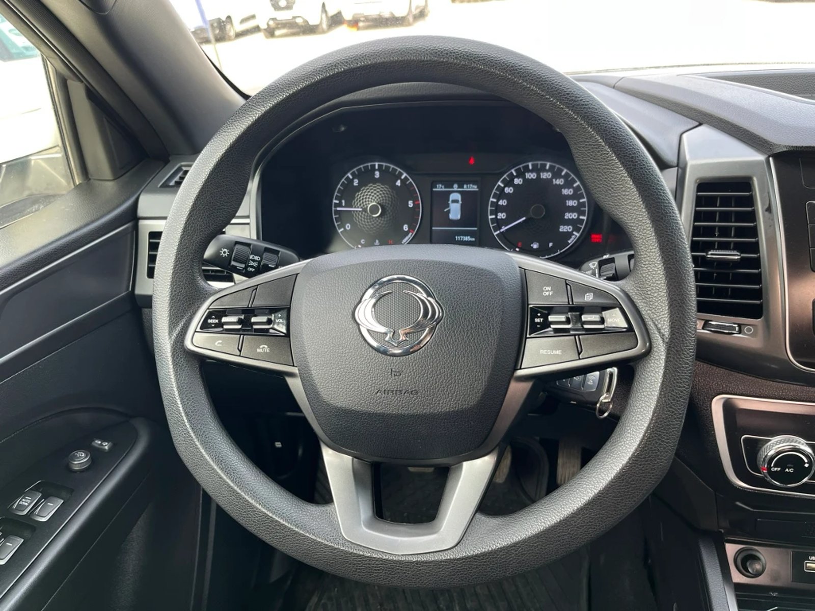 SSANGYONG GRAND MUSSO 2023 - Imagen 12 de 20