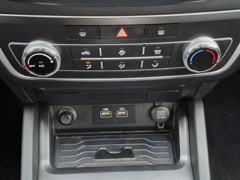 SsangYong Grand musso 2023 - Imagen 18 de 20
