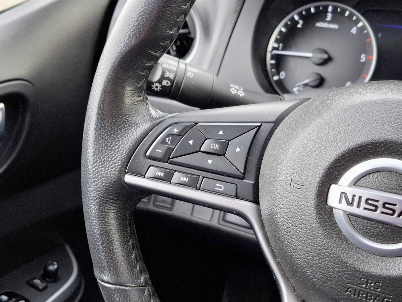 NISSAN NAVARA 2023 - Imagen 15 de 20