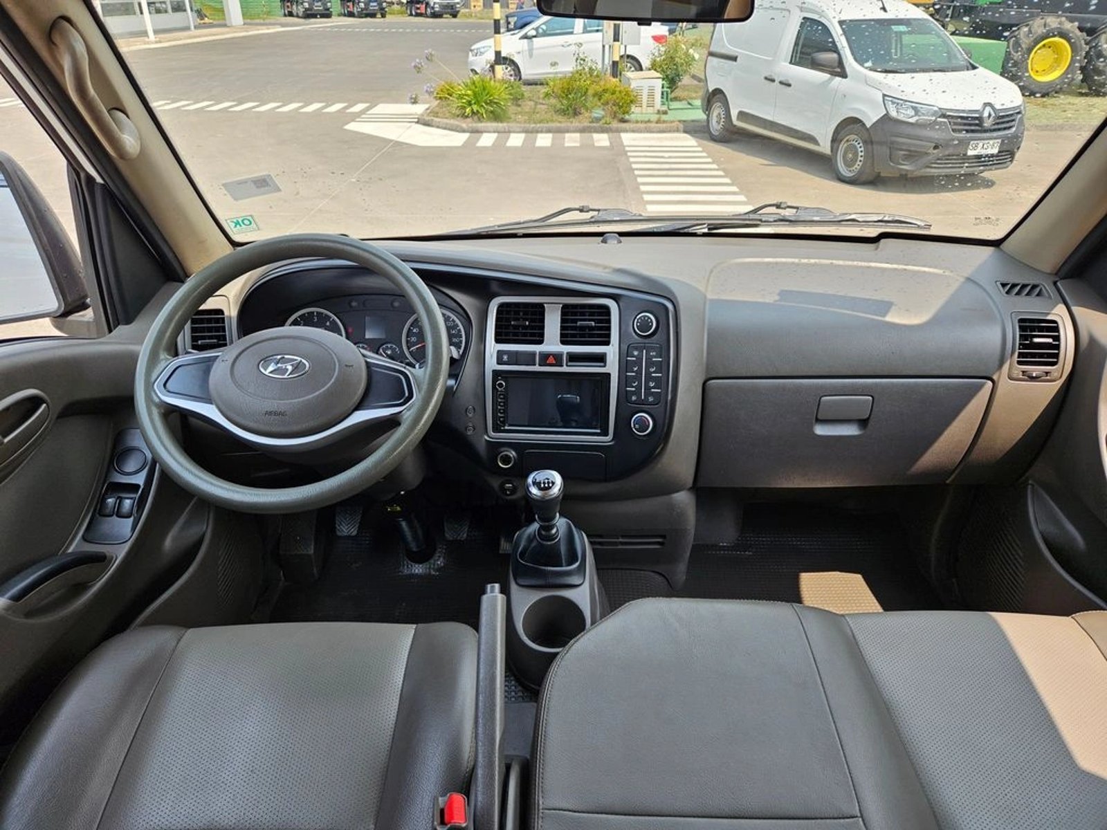 HYUNDAI PORTER 2023 - Imagen 15 de 20