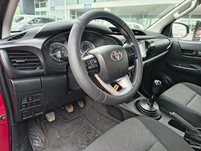 Toyota Hilux 2023 - Imagen 11 de 20