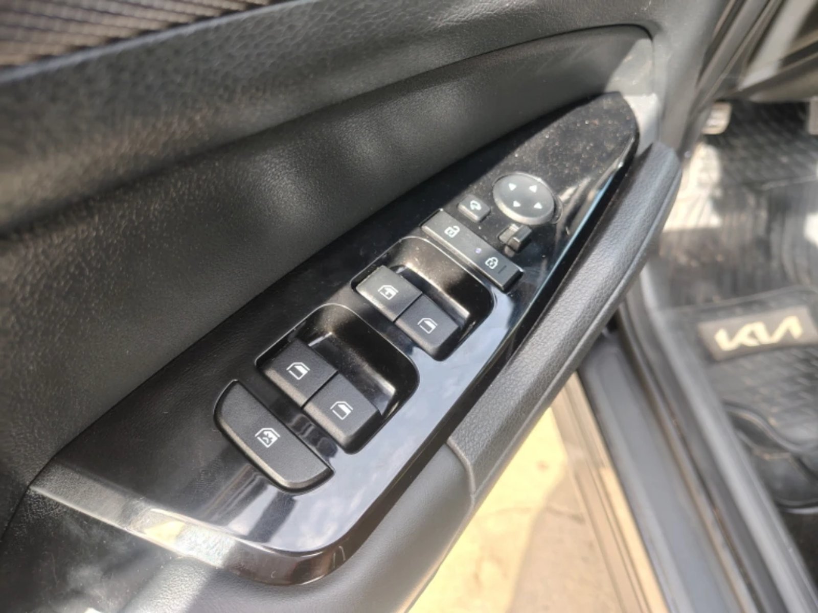 KIA SPORTAGE 2023 - Imagen 12 de 20