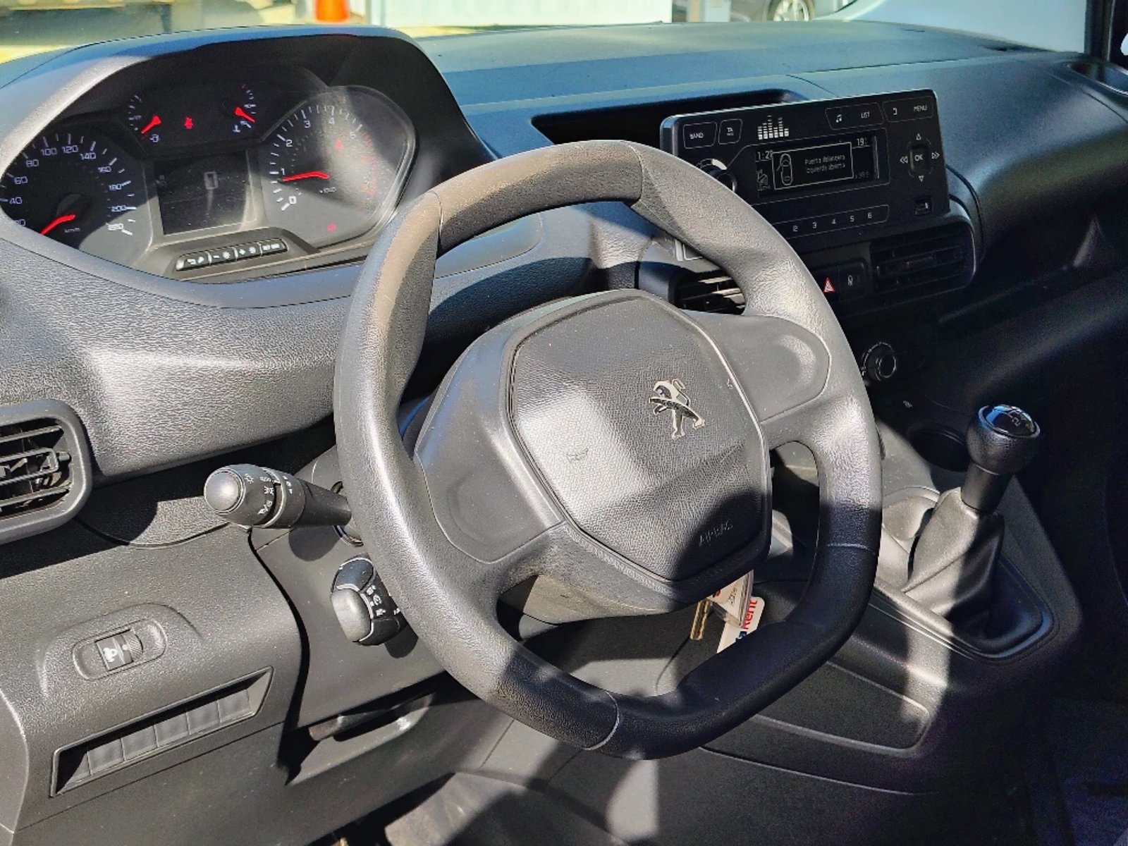 PEUGEOT PARTNER 2023 - Imagen 18 de 20