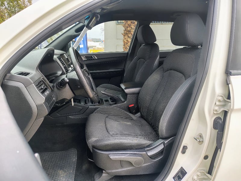 SsangYong Grand musso 2023 - Imagen 18 de 20
