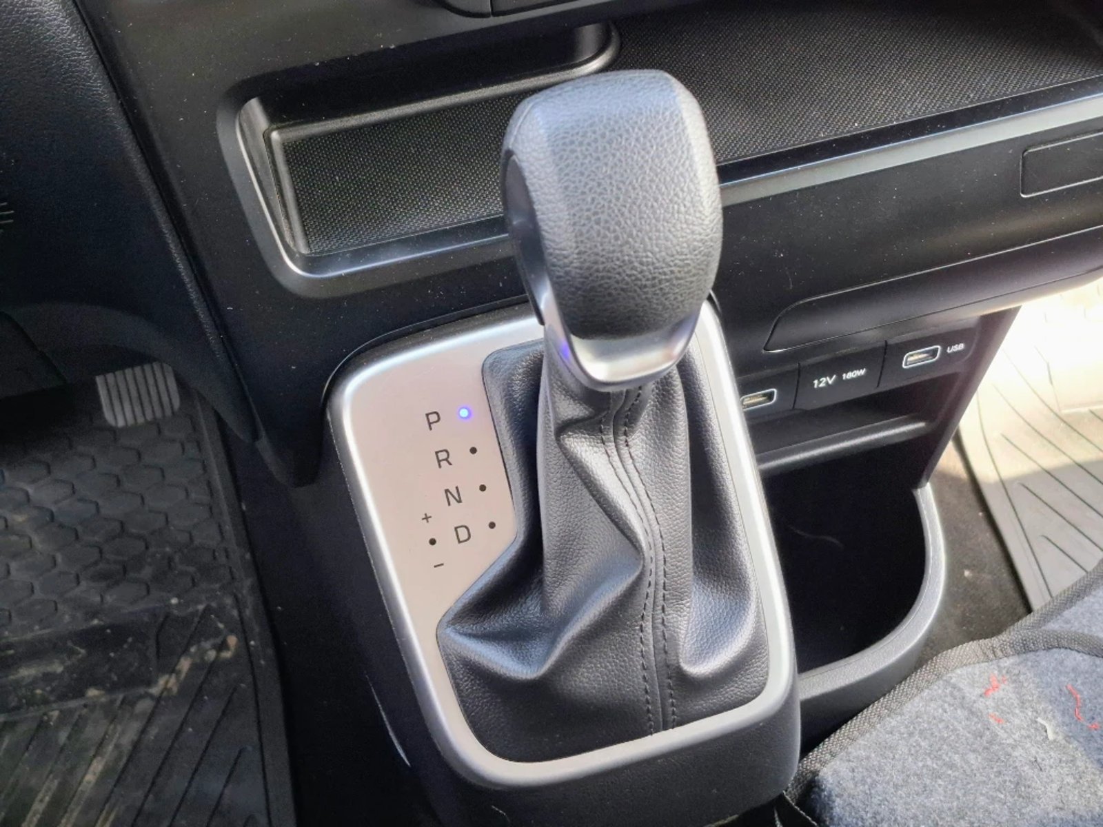 Hyundai Staria 2024 - Imagen 18 de 20