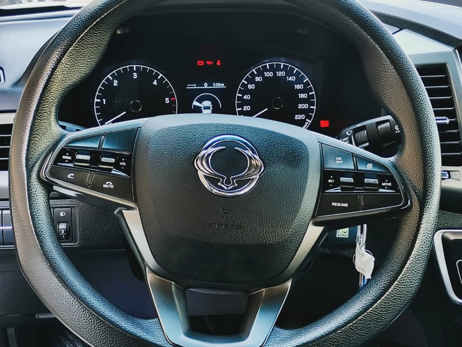 SSANGYONG GRAND MUSSO 2023 - Imagen 18 de 20