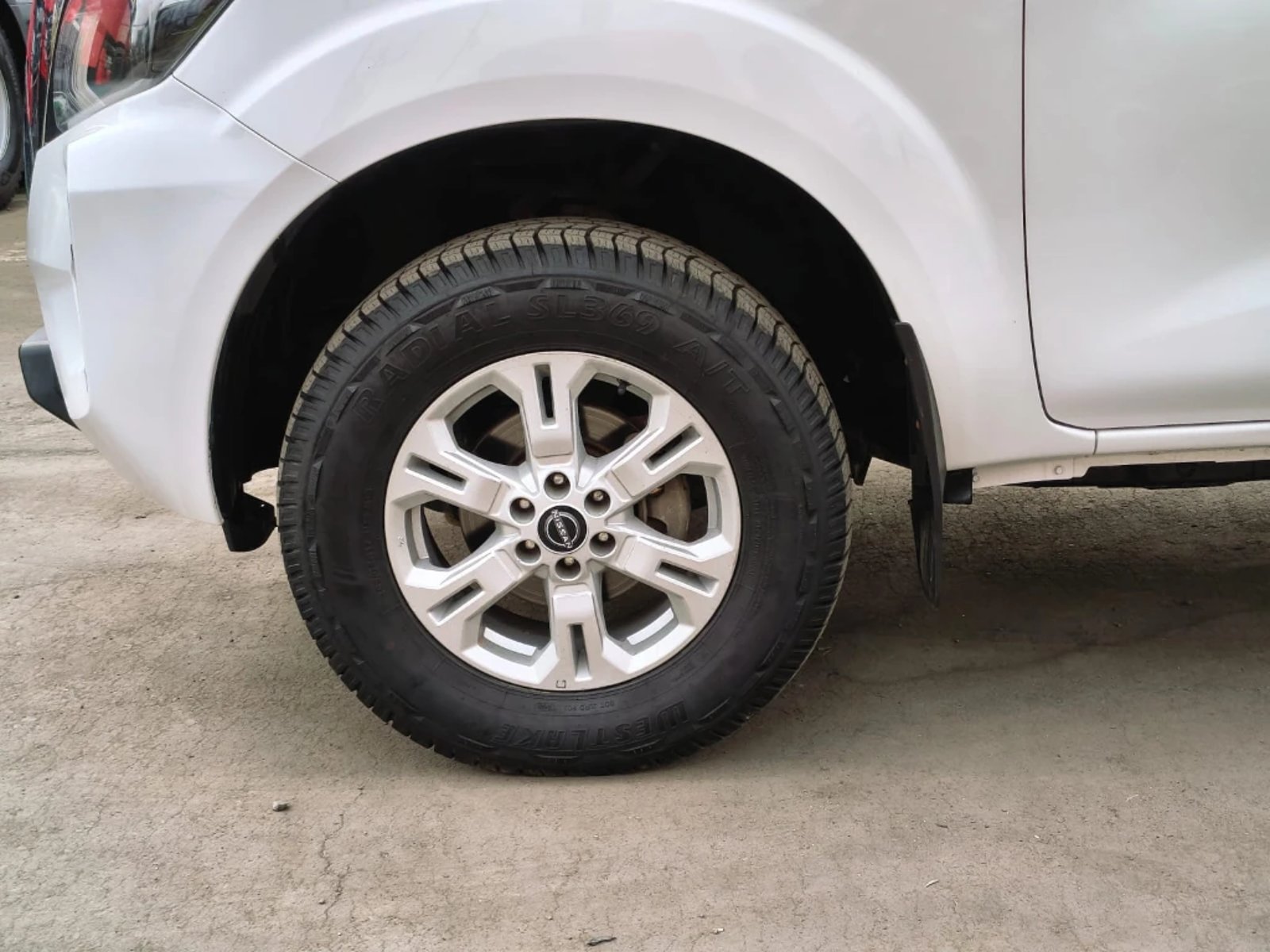NISSAN NAVARA 2023 - Imagen 9 de 20