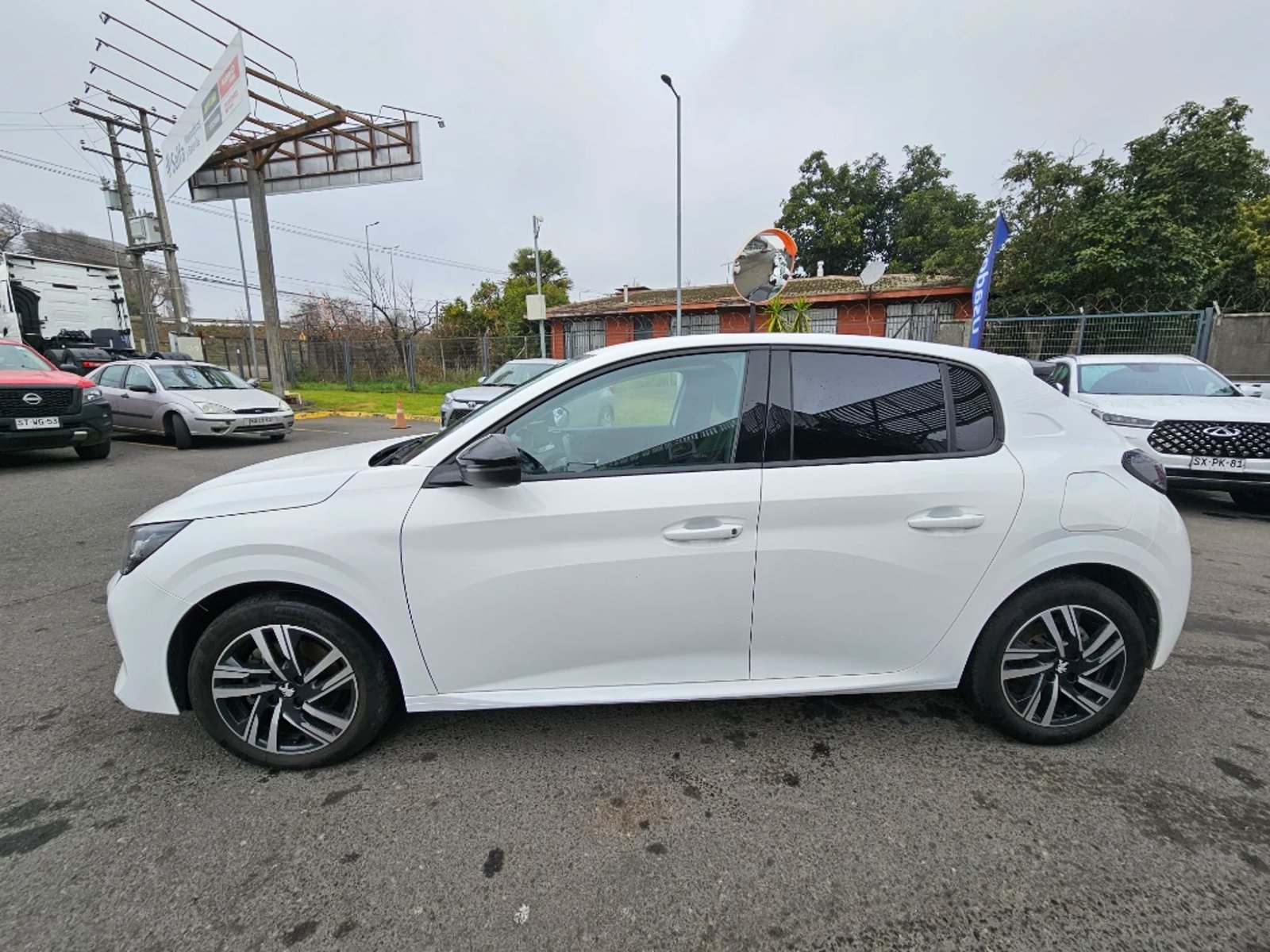 PEUGEOT 208 2023 - Imagen 8 de 20
