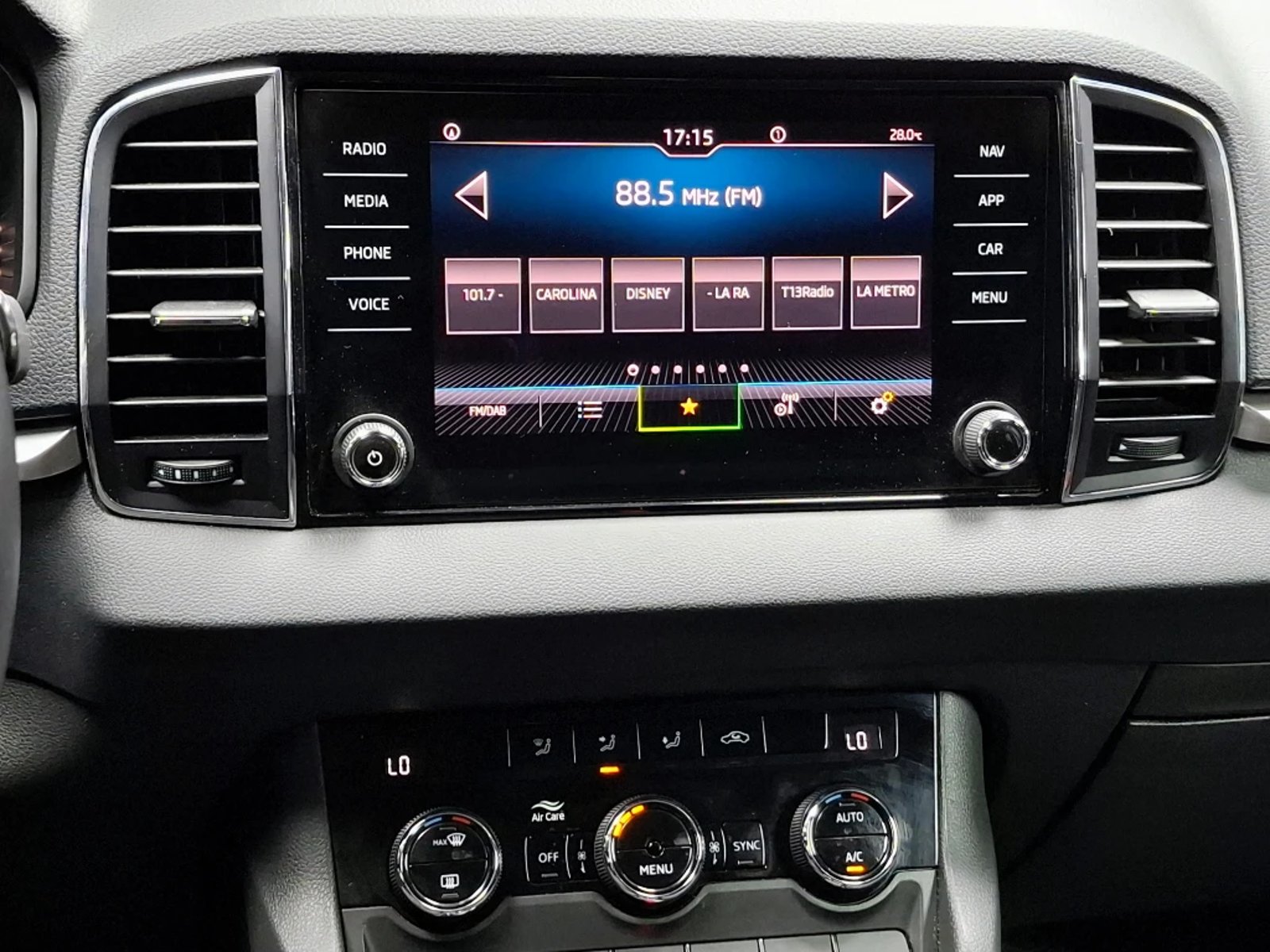 SKODA KAROQ 2024 - Imagen 19 de 20