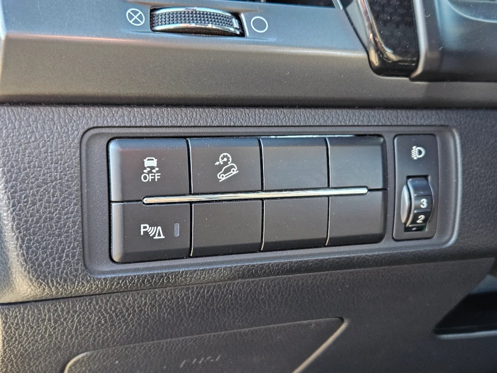SSANGYONG GRAND MUSSO 2023 - Imagen 15 de 20