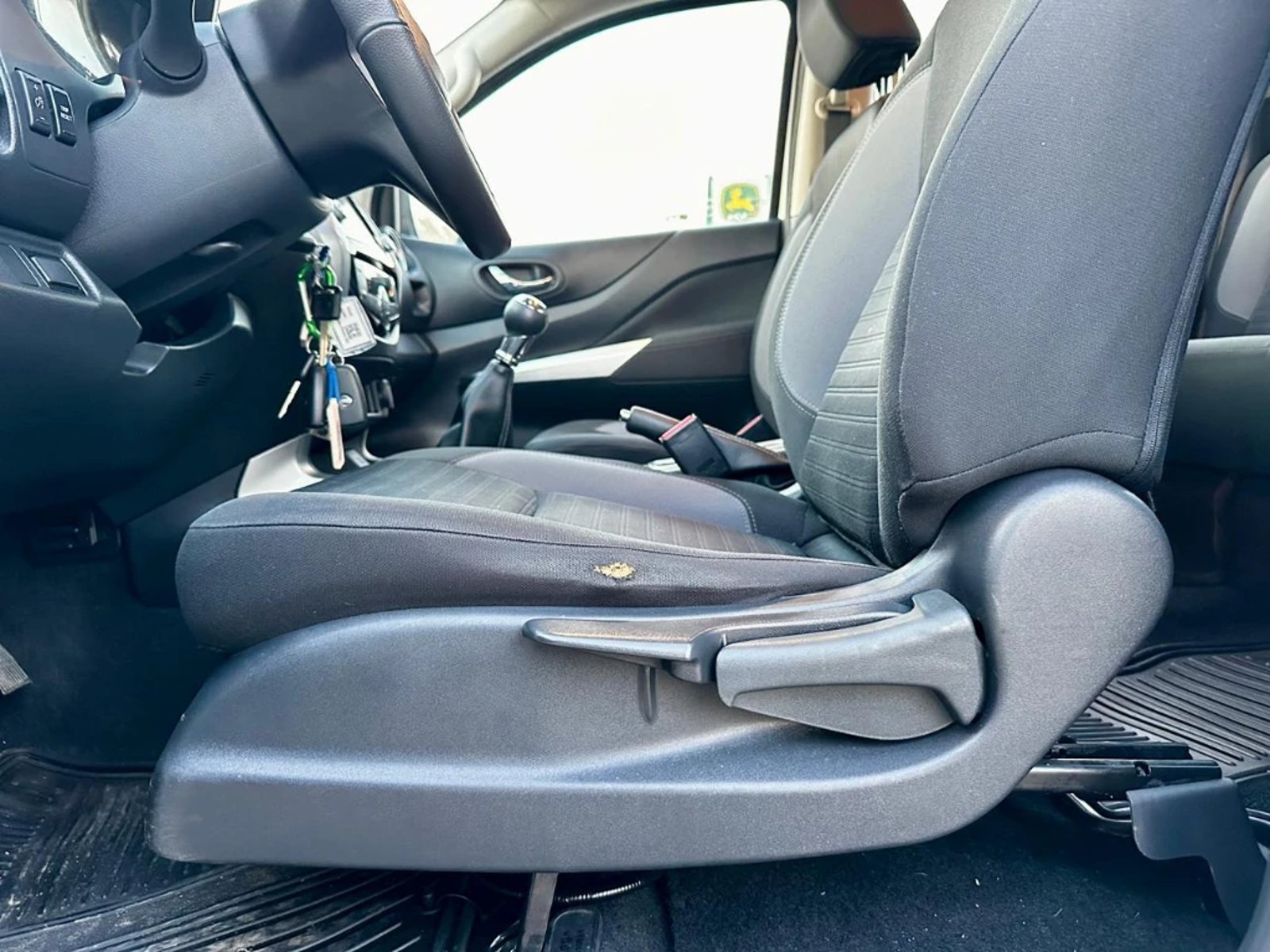 NISSAN NAVARA 2023 - Imagen 13 de 20