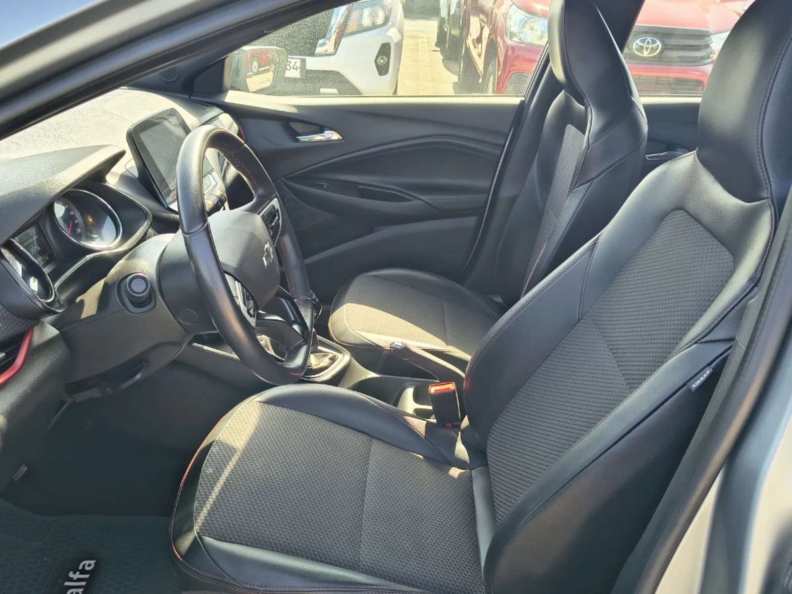 CHEVROLET ONIX 2024 - Imagen 13 de 20