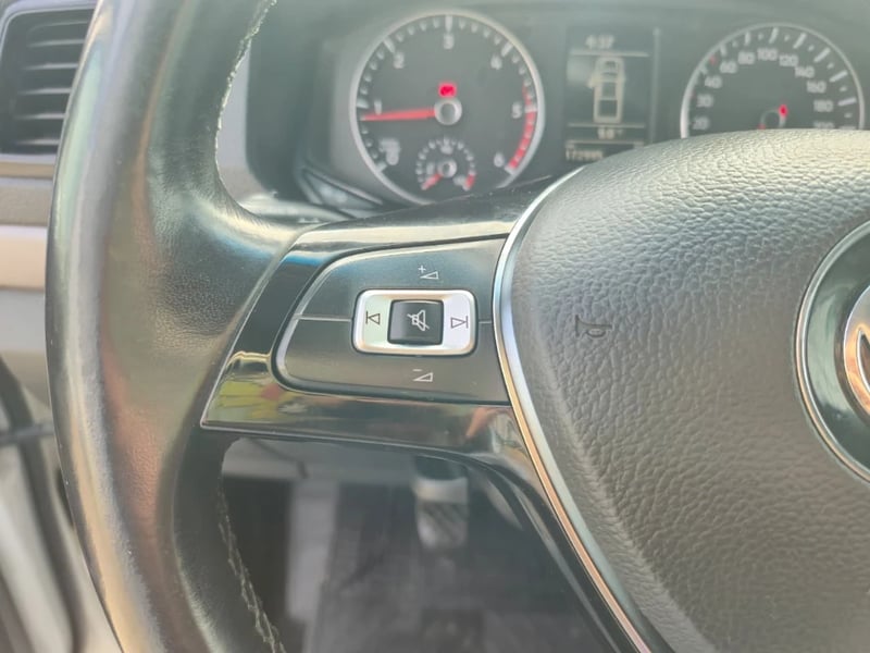 Volkswagen Amarok 2023 - Imagen 18 de 20