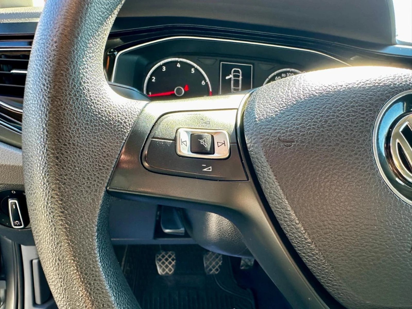 VOLKSWAGEN VIRTUS 2023 - Imagen 17 de 20
