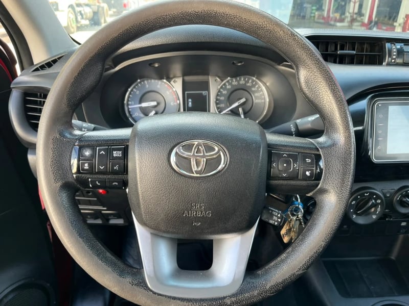 Toyota Hilux 2024 - Imagen 8 de 20