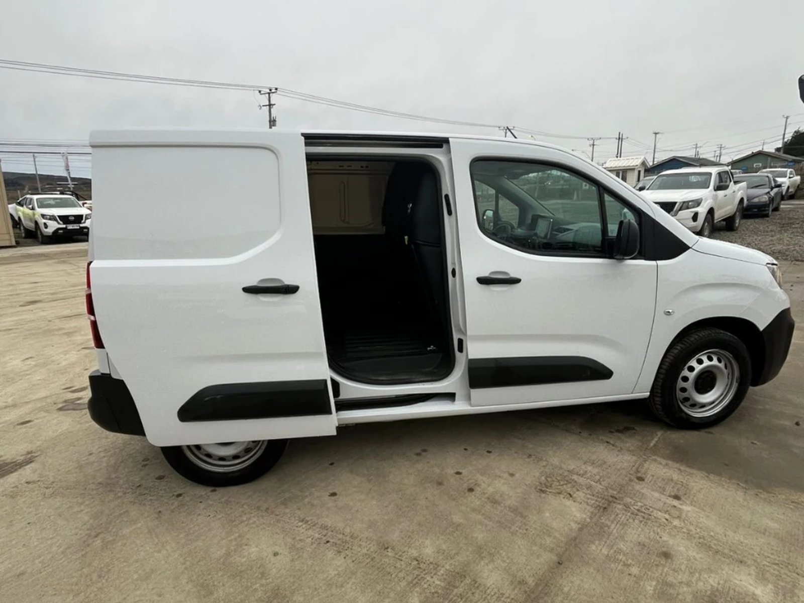 PEUGEOT PARTNER 2024 - Imagen 8 de 17