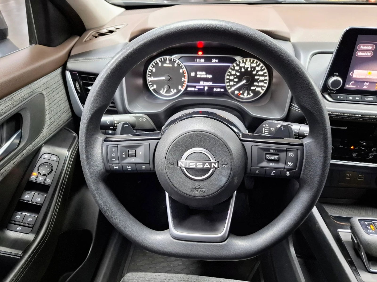 NISSAN X-TRAIL 2023 - Imagen 13 de 20